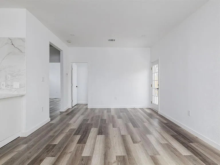 2308 Santa Maria St — Photo 11