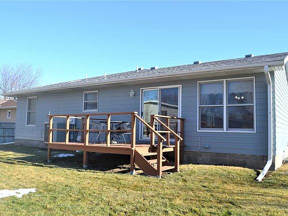 2nd image of 6 Meadow Ln