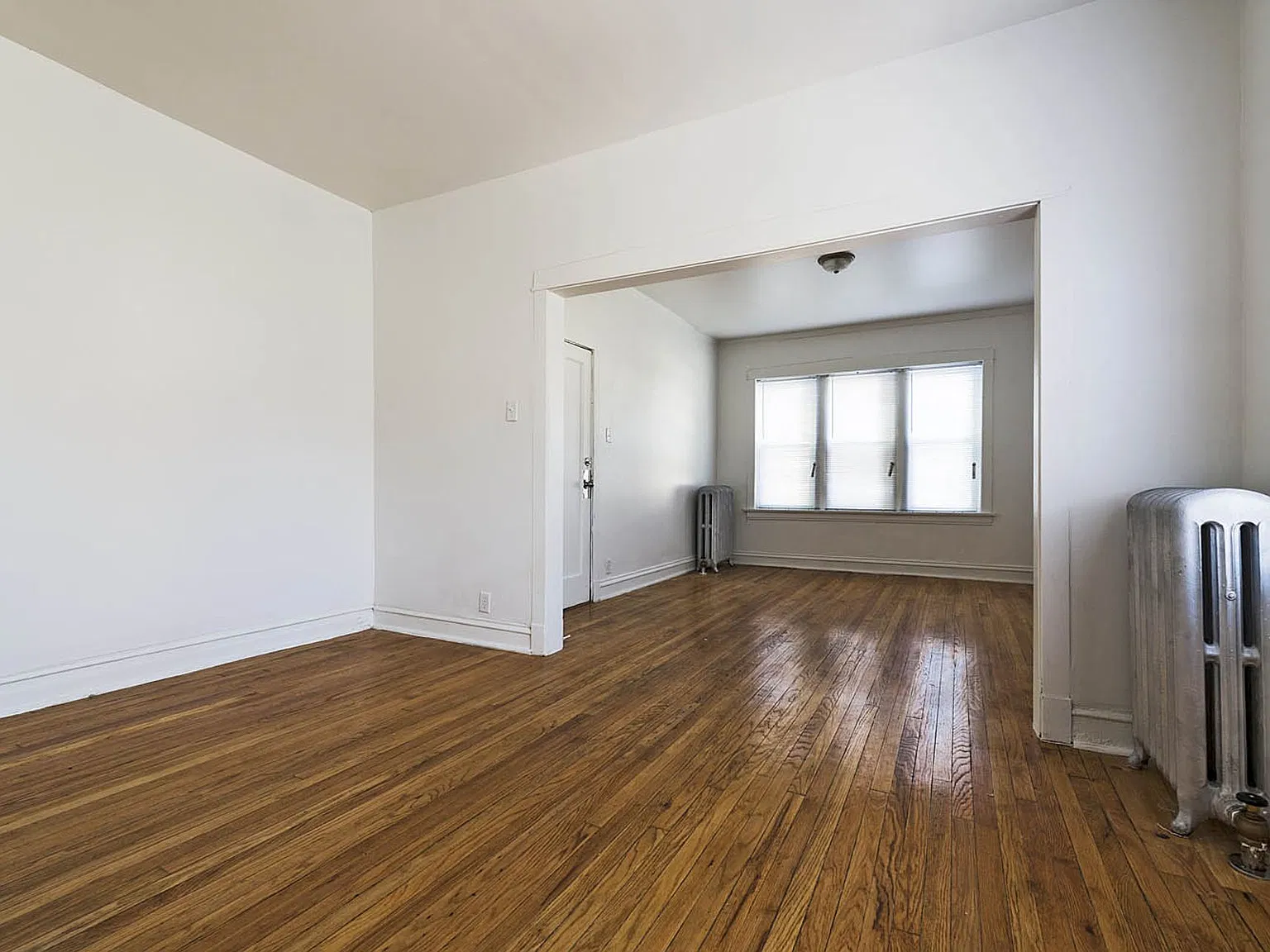 7249 S Blackstone — Photo 4