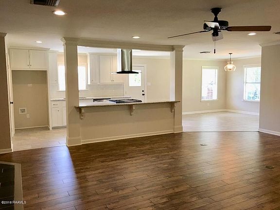 4th image of 304 Elmwood Dr