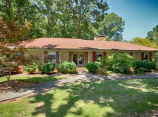 907 Westridge Rd, Greensboro, NC 27410