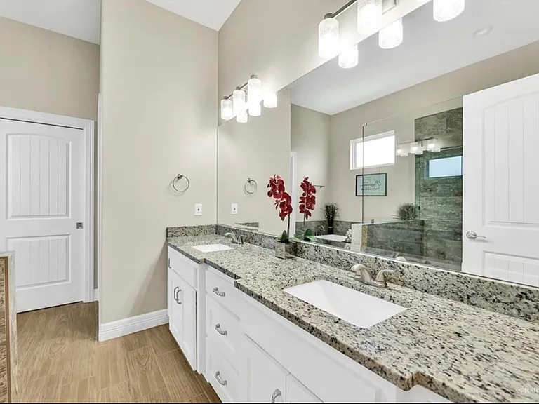 5800 Oriole Ave — Photo 12