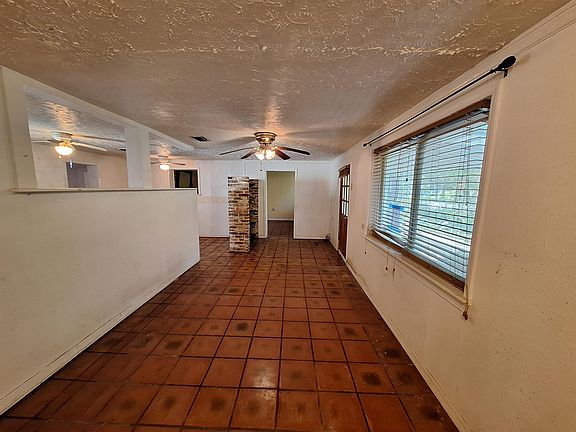 5th image of 391 Hill St