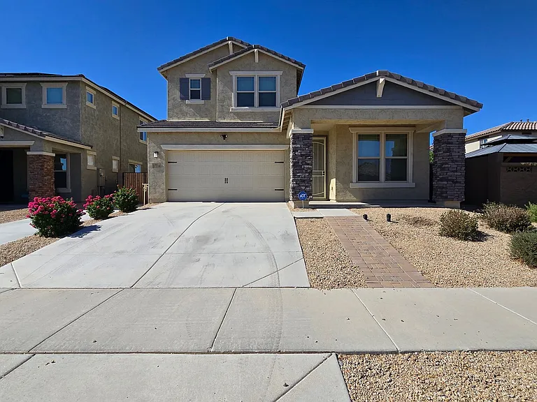 17156 W Lincoln St — Photo 2