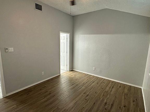 5th image of 3161 Prairie Creek Ct