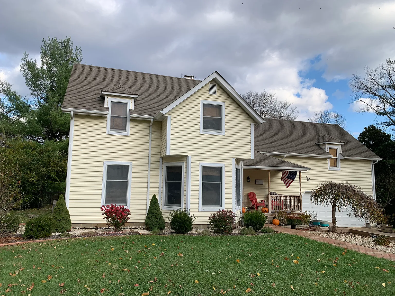 4 bed, 2320 sqft, $4,000 — Photo 2