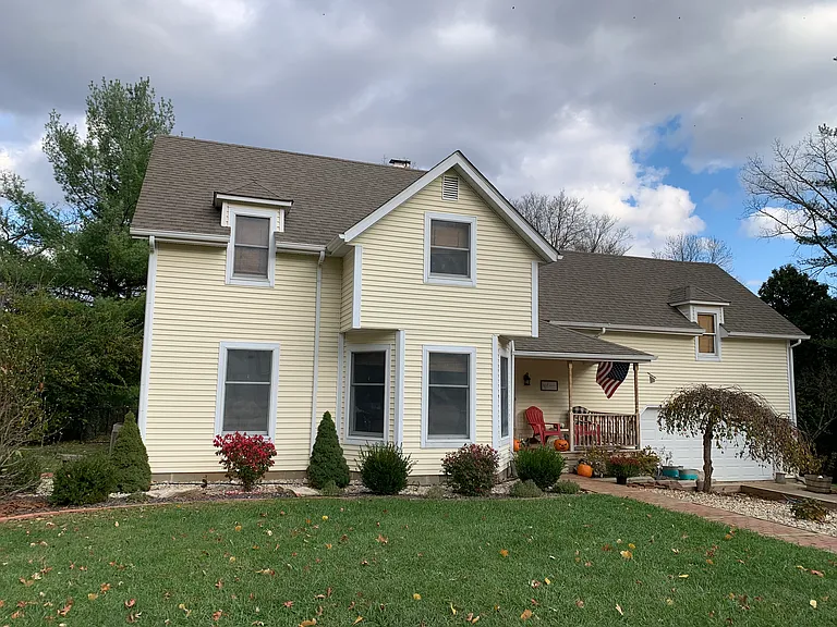 3000 N Lakewood Ct — Photo 2