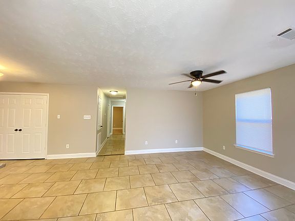 5th image of 316 Bellewood Ln APT B