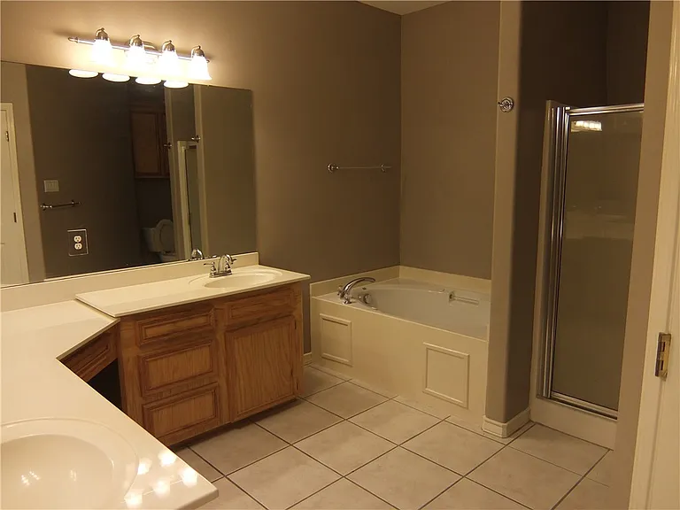 2505 Windrose Dr — Photo 8