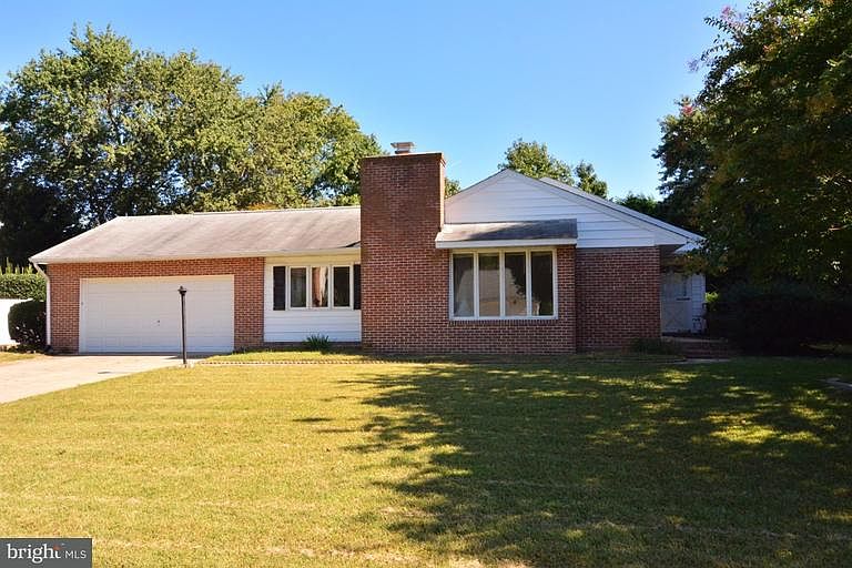 1st image of 26 Manor Dr
