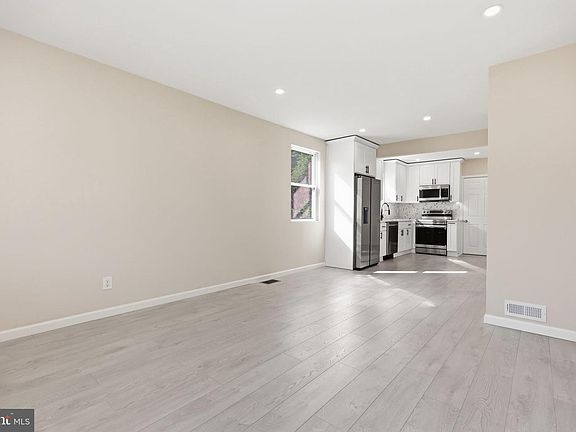 4th image of 110 Elmwood Ave