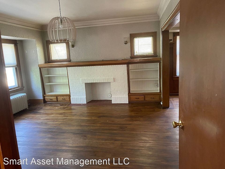 2nd image of 2876 N 40th St