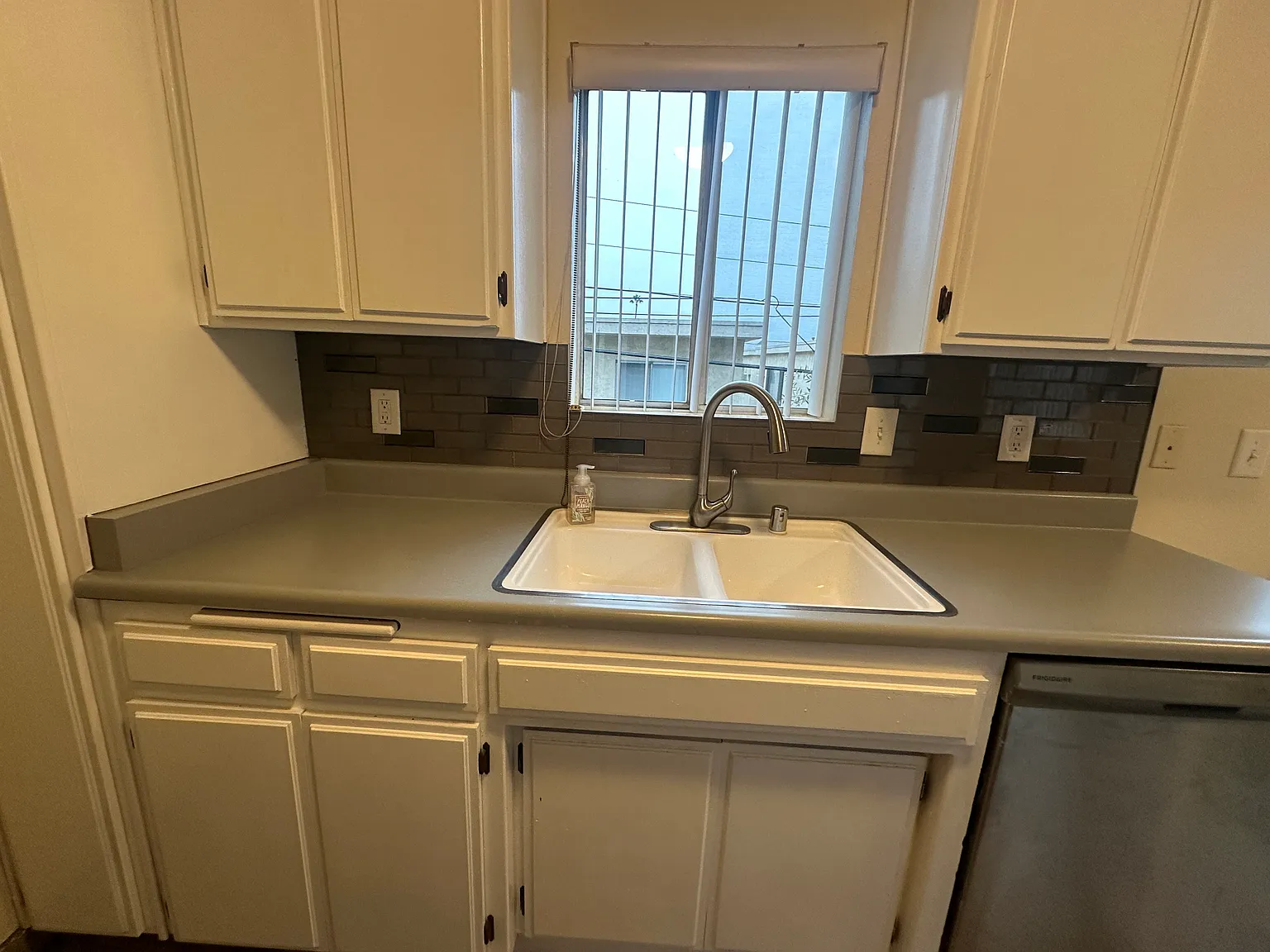 1 bed, 1.5 bath, 600 sqft, $2,395 — Photo 2
