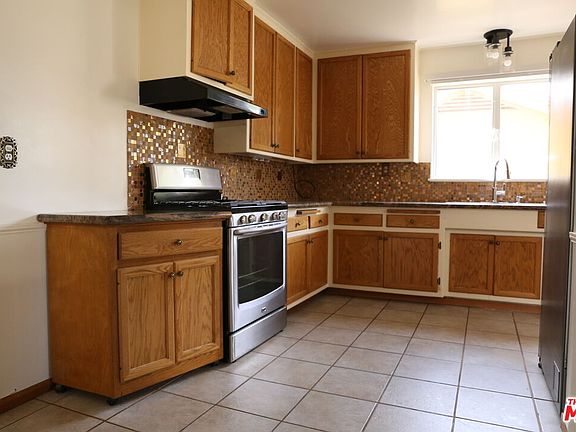 2nd image of 2621 Homepark Ave