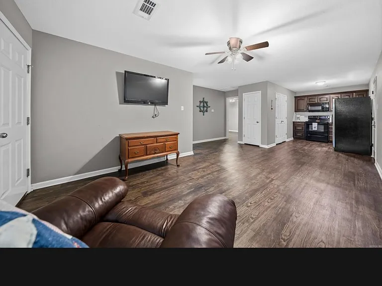 272 Rainwaters St — Photo 3