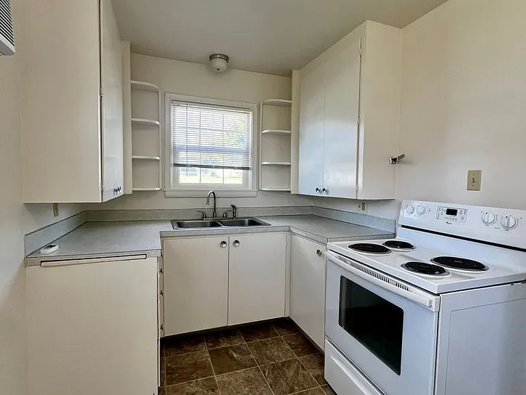 2608 Bonnie Doon Ave — Photo 6