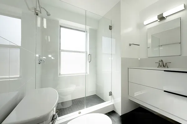 Rented by Buchbinder & Warren | media 21