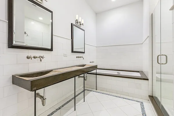 Sold by Compass | media 21