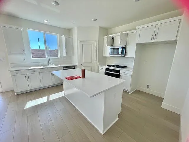 16272 Bandon Ln — Photo 3