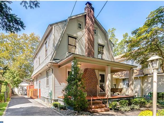5th image of 36 Evergreen Ln