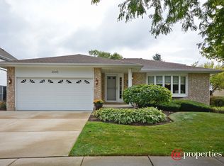 2045 Cherokee Dr, West Chicago, IL