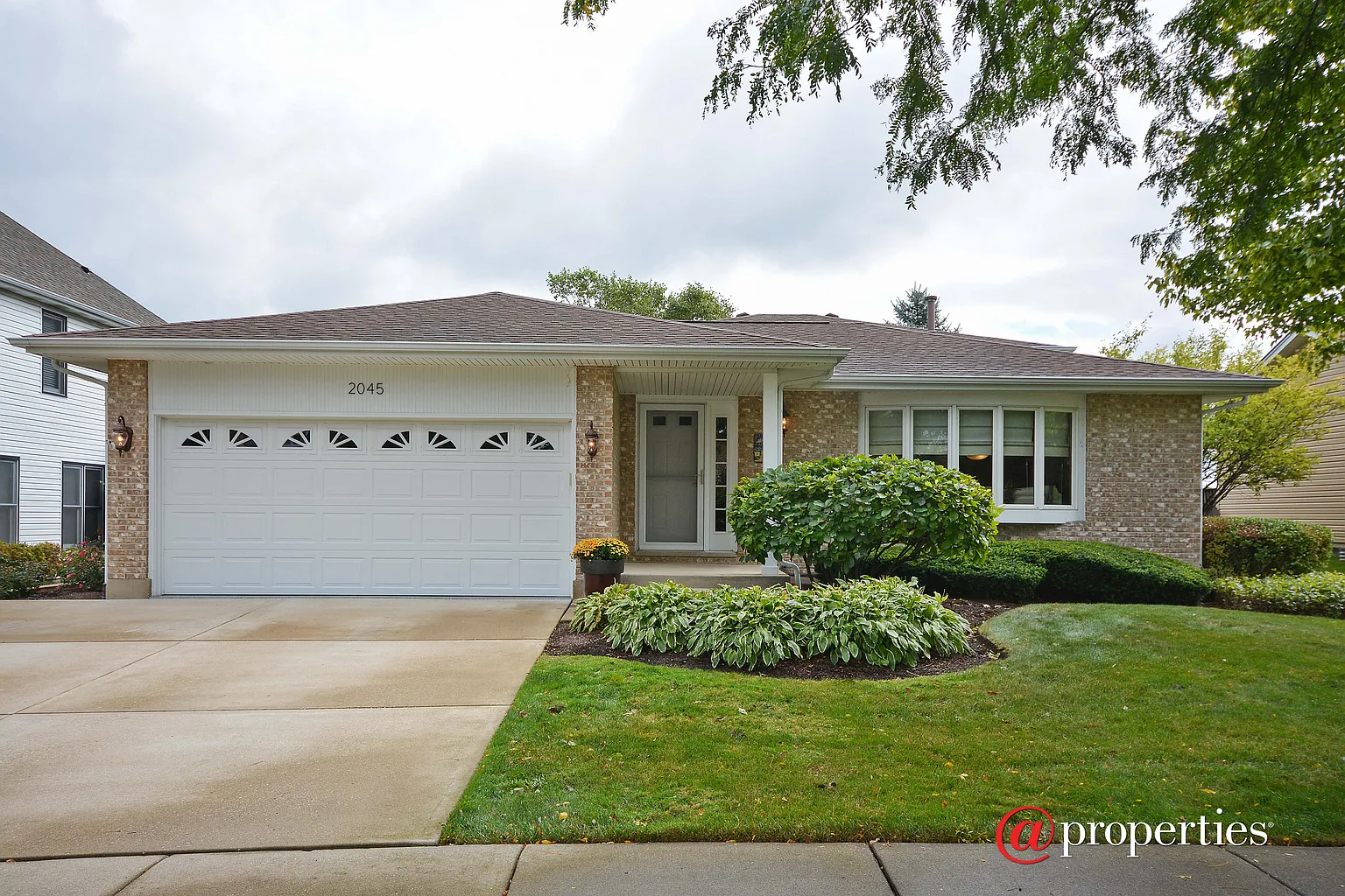 2045 Cherokee Dr photo 1