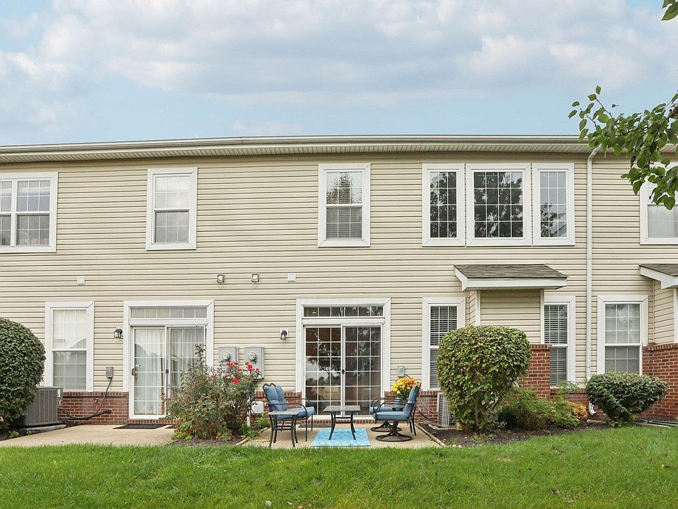 1st image of 5703 Polk Dr #203