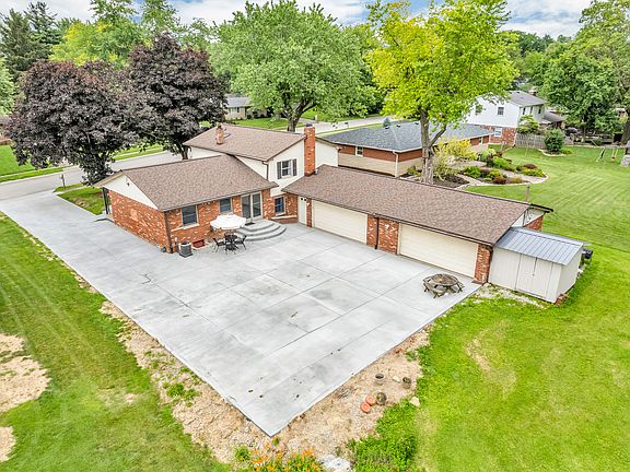 4th image of 2823 Tulip Dr
