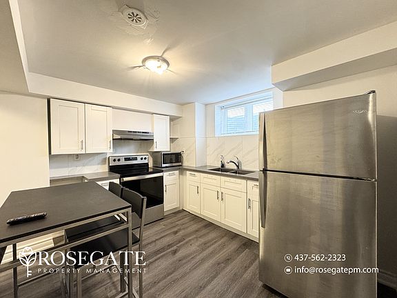 2nd image of 50 Edinburgh Dr #2