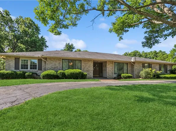 911 W 111th Ter, Kansas City, MO 64114