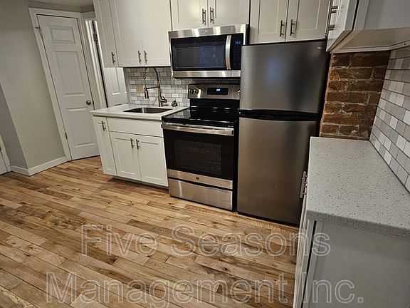 3rd image of 94 N Winooski Ave #5