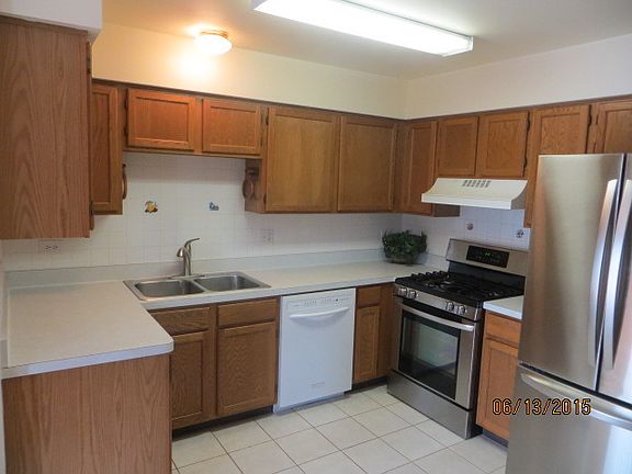 5th image of 1427 S Pembroke Dr