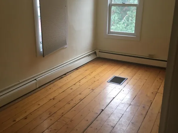 21 Spruce St, Burlington, VT 05401