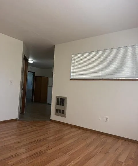 316 NE C St — Photo 3