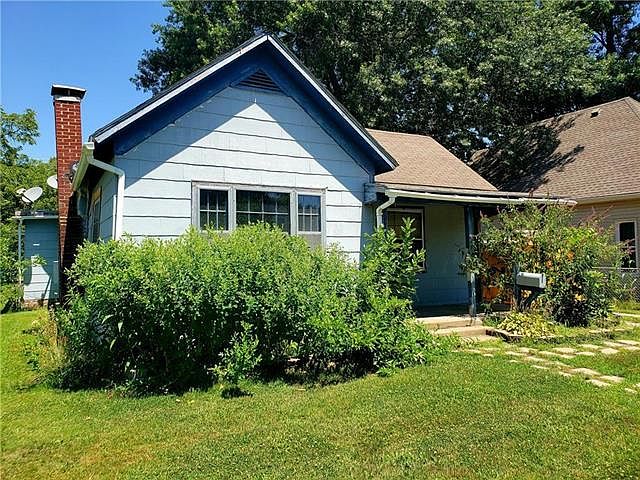1st image of 220 Brown Ave