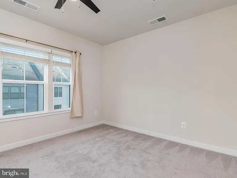 559 Levanna Lane Gln — Photo 26