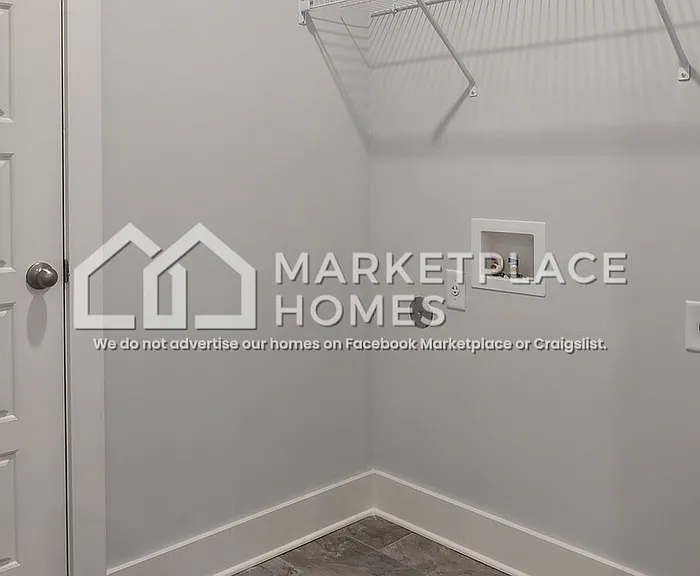 2070 Hyacinth Ln — Photo 32