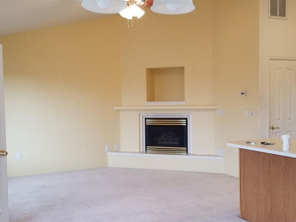 2nd image of 1224 N Modoc Ave Unit 52