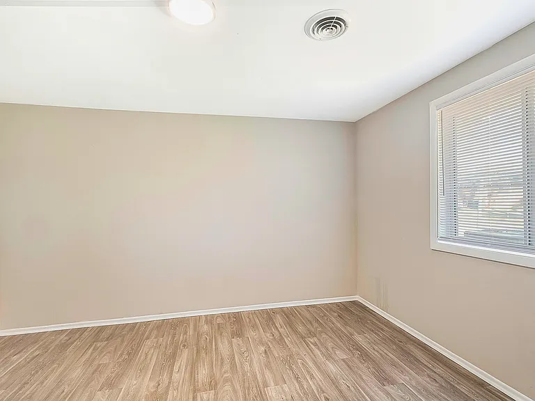 2146 Cockran St SW #C2146 — Photo 14
