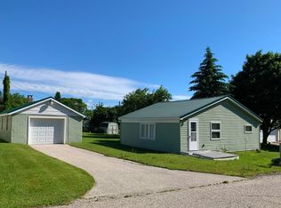 179 W Elliott St, Saint Ignace, MI 49781
