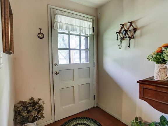 4th image of 646 Saddlewood Ave