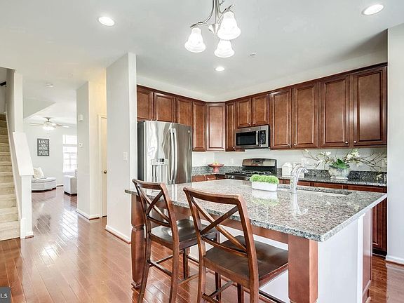 3rd image of 6260 Aster Haven Cir
