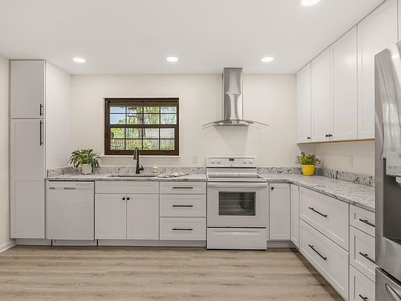 2nd image of 3434 Merrimac Dr