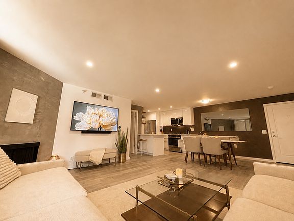 4th image of 7320 Hawthorn Ave APT 206