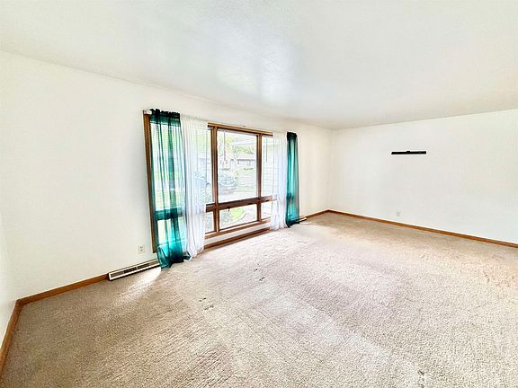 3rd image of 4619 Cleveland Ave