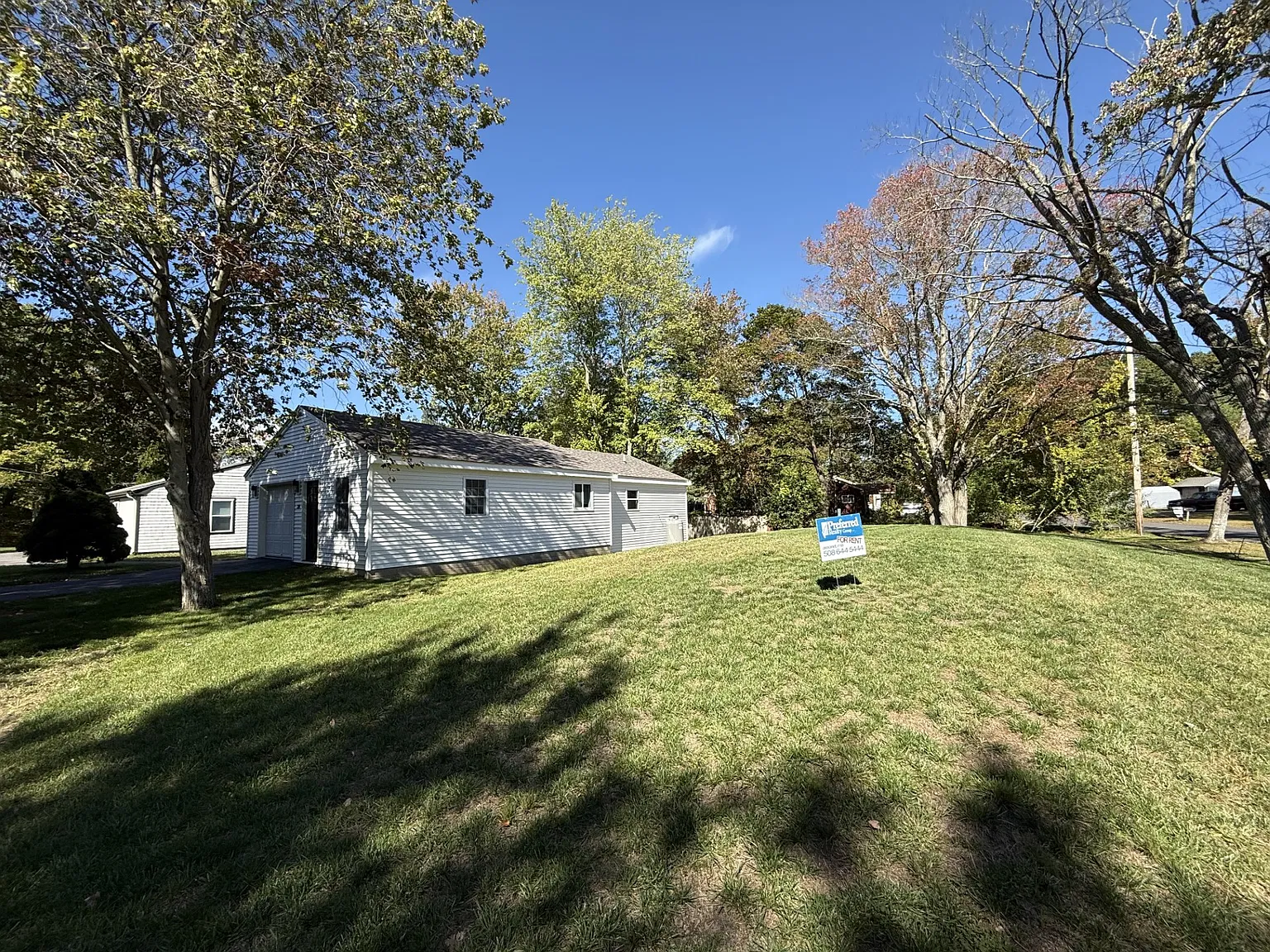 1 bed, 744 sqft, $2,300 — Photo 2