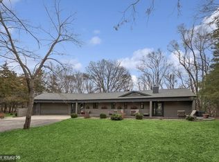 403 Ridgecrest Dr, Cannon Falls, MN 55009