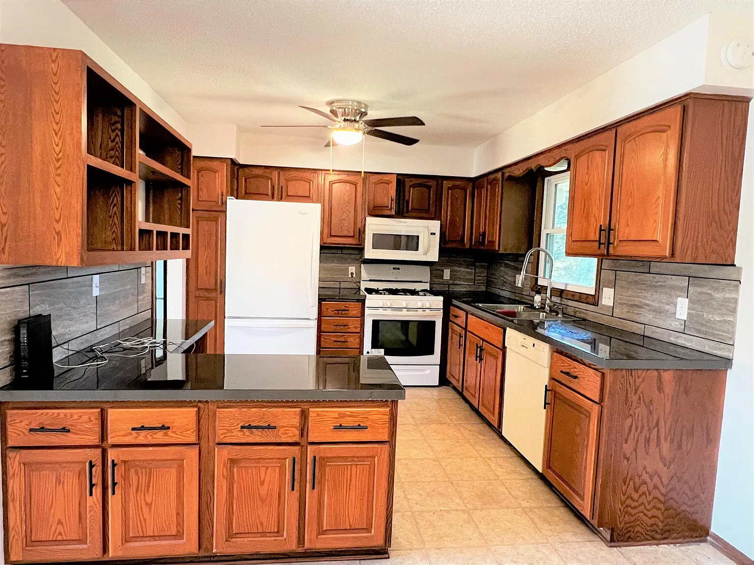 5 bed, 2447 sqft, $2,800 — Photo 1