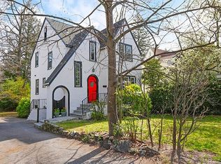 52 Harrison Dr, Larchmont, NY 10538