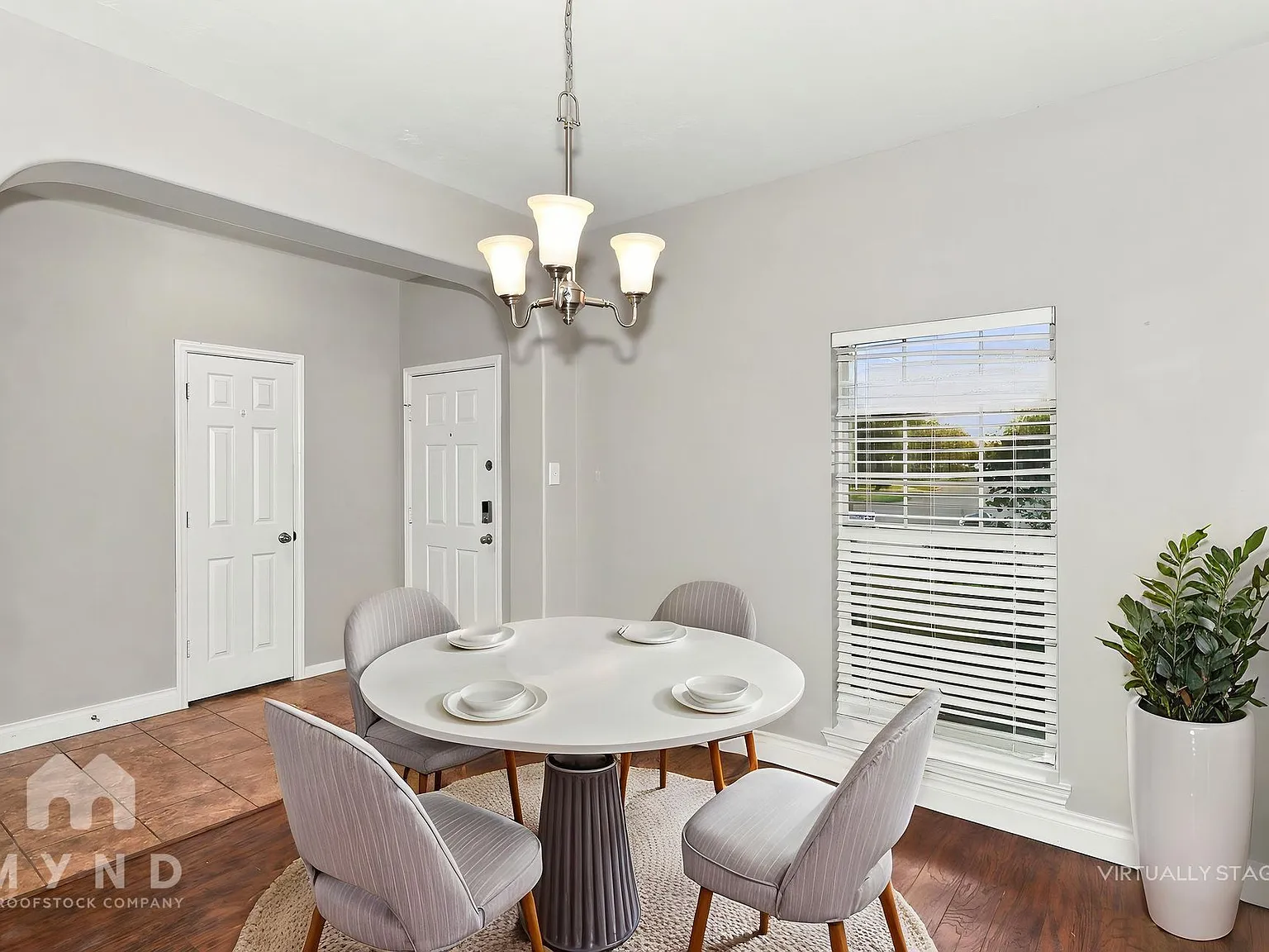 3 bed, 2.5 bath, 1642 sqft, $1,870 — Photo 4